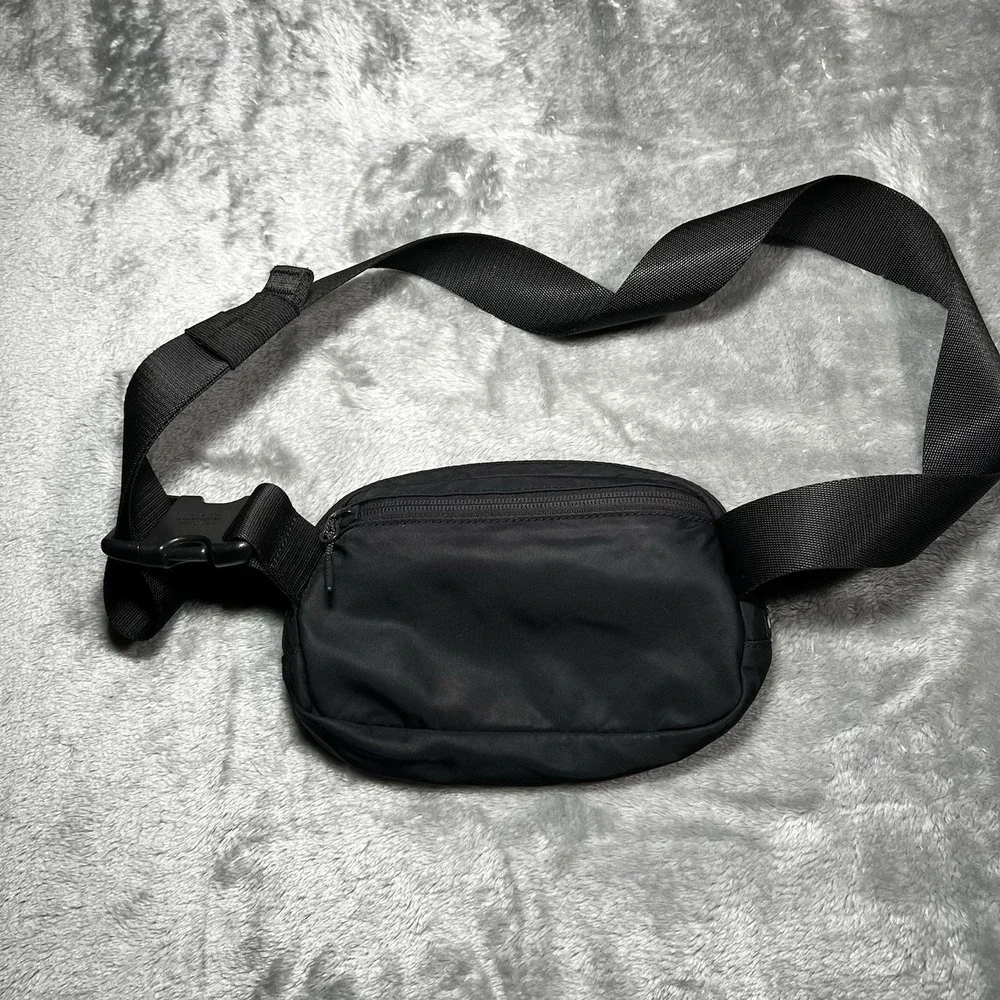 Lululemon Bag Everywhere Belt Bag Black Fanny Pack  Onesize Black